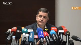 Չգիտեմ` ինքը որտեղով է քայլում. Մենք խոսում ենք փաստերով. Թող երջանիկ լինեն. Ղազինյան