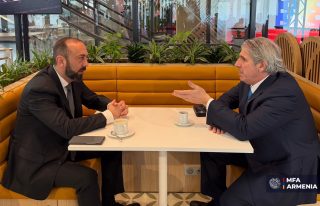 ՀՀ ԱԳ նախարարը հանդիպում է ունեցել ԱՄՆ պետքարտուղարի սպառազինությունների վերահսկման և միջազգային անվտանգության հարցերով տեղակալի հետ