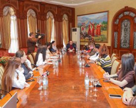 Գագիկ Ծառուկյանը հանդիպել է «Առաջարկ Հայաստանին» ծրագրի երիտասարդական պլատֆորմի ներկայացուցիչների հետ, ու նման հանդիպումներից հետո ես հասկանում՝ իրականում դեռ ամեն ինչ կորած չէ․ Իվետա Տոնոյան
