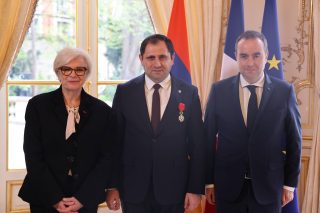 Ֆրանսիայի նախագահի հրամանագրով ինձ շնորհվեց «Պատվո լեգեոն» շքանշանը. Սուրեն Պապիկյան