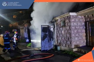 Ախթալայի ավտոտնակներից մեկում մեքենա է այրվել․ կա վիրավոր
