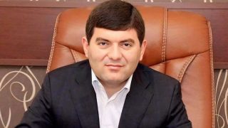 Առաջարկում եմ շտապ քաղաքական խորհրդակցություններ սկսել իմպիչմենտի գործընթացը հաղթական ավարտին հասցնելու համար. հապաղելու այլևս ոչ մի հնարավորություն չունենք. Դավիթ Համբարձումյան
