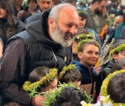 Նա, ով կդիմանա Ծաղկազարդին թագավոր հռչակվելու գայթակղությանը և պատրաստ կլինի կրելու Չարչարանաց խшչելության ճանապարհը, նա էլ կհասնի Հարության հաղթանակին. Բագրատ Սրբազան