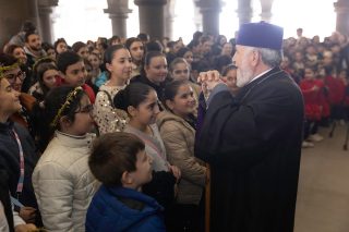 Ամենայն Հայոց Կաթողիկոսը Մայր Աթոռում   ընդունեց Հայորդյաց տների սաներին