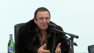 Գագիկ Ծառուկյանն այցելել է «Արարատցեմենտ» գործարան և շնորհակալություն հայտնել կանանց՝ ամենօրյա պատասխանատու աշխատանքի համար