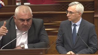 Ձեր վերցրած վարկի մասին մի երկու խոսք ասեք, բան չեք ասում. Խաչատրյանը՝ Ջրային կոմիտեի նախագահին