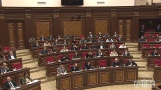 Օրենսդիրն առաջին և երկրորդ ընթերցմամբ ընդունեց մի շարք նախագծեր, նաև՝ զինծառայողի կարգավիճակի մասին