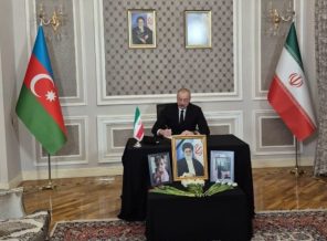 Չնայած հայ-իրանական դարավոր բարեկամությանը ՀՀ վարչապետը ոչ միայն այս օրերին չի այցելում Հայաստանում ԻԻՀ դեսպանատուն, այլև ցավակցում է բարեկամ ժողովրդին այաթոլլահ Խոմեյնիի սպանությունից օրեր անց. Վահե Դավթյան