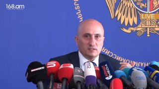 Հովակիմյանը վիրավորվեց լրագրողի՝ «որտե՞ղ եք մեզ գցում» հարցից, հիշեց որ ինքն էլ է լրագրող եղել, լրագրողներն էլ հիշեցին Փաշինյանին