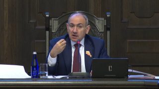 Փաշինյանը փոշմանել է՝ պետական համակարգում աշխատելու համար բարձրագույն կրթություն պետք է ունենան