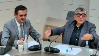 Լավ է՝ եկաք, պարո՛ն Պողոսյան. որ պարտք չվեցնենք, երկիրը ո՞նց զարգացնենք. Սուքիասյանը՝ փոխնախարարին