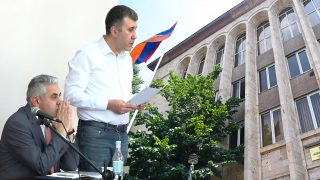 Մենք չգիտենք`մեր երեխաները կարողանալո՞ւ են այդ որոշման տակից դուրս գալ.Ղազարյանը գնահատել է. Մելիքյան