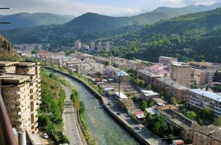 Կապանում կրակոցների ձայներ են լսվում. Քաղաքացիներից մեկն ասել է՝ Ադրբեջանի կողմից գրավված Կովսականից է. ABC Media