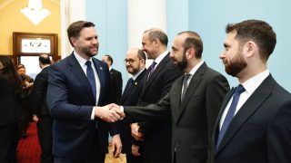 3 միլիոն դրամ՝ 1 գնման դիմաց. ԱԳՆ-ն ԱՄՆ փոխնախագահին 1685թ. Վենետիկյան հազվագյուտ Ավետարան է նվիրե՞լ