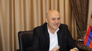 «Տեղյակ չեմ, թե ինչ շենք են տեղափոխում, ինձ որևէ մեկն այդ հարցով չի դիմել». Մեղրիի համայնքապետ 