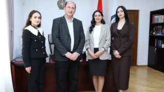 Պետք է ոչ միայն դեպքերին արձագանքող, այլև իրավունքները խթանող մոտեցում․ ՄԻՊ-ն ընդունել է եզդիական կենտրոնի ղեկավարին