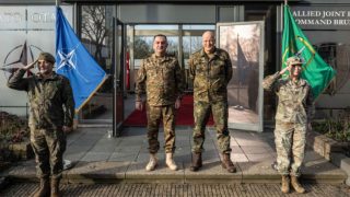 ՀՀ ԶՈՒ ԳՇ պետն այցելել է ՆԱՏՕ-ի դաշնակցային միացյալ ուժերի հրամանատարություն