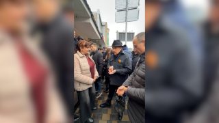 Դուք երեք աղջիկ ունեք՝ մեկին չե՞ք առաջարկի․ Քարոզարշավի խնամախոս մասնակիցը՝ Փաշինյանին