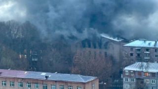 Հրդեհ է բռնկվել Ազատության պողոտայի շինություններից մեկում. դեպքի վայր է մեկնել 4 մարտական հաշվարկ