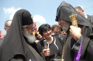 Գարեգին 2-րդը ցանկանում է մասնակցել Պատրիարք Իլյա 2-րդի հուղարկավորությանը, բայց ՀՀ-ում շատ լուրջ անկարգություններ են, և կաթողիկոսին թույլ չեն տալիս լքել երկիրը. վրաց եկեղեցու հոգևորական
