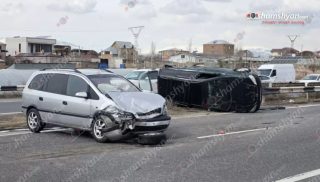 Երևան-Սևան ճանապարհին բախվել են «Opel Zafira»-ն և «Opel Astra»-ն