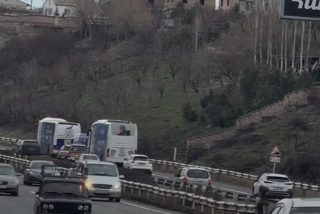 Երևան-Սևան մայրուղում պարեկները կանգնացրել են «Ուժեղ Հայաստանի» ավտոբուսները, որոնք գնում էին Գեղարքունիք