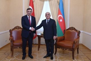 Հեռախոսազրույց են անցկացրել Ադրբեջանի վարչապետը և Թուրքիայի փոխնախագահը