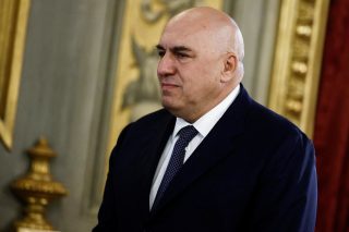 ԱՄԷ-ում մնացած Իտալիայի պաշտպանության նախարարը երկիր կվերադառնա ռազմական չվերթով