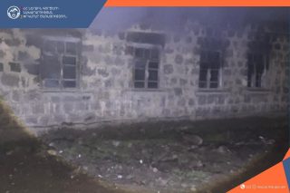 Հրշեջ-փրկարարները մարել են Ծաղկալանջի տներից մեկում բռնկված հրդեհը