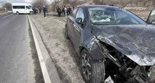 Արարատի մարզում բախվել են Արարատ-Երասխ-Սուրենավան երթուղին սպասարկող մարդատար «Գազել»-ը և «Kia Forte»-ն․ կան վիրшվորներ