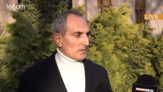 Մուշեղ սրբազանը հրաժարվեց ցուցմունք տալուց. ՔԿ էին կանչել Արման Սարոյանի մասով. Փաստաբան