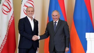 Իրանի բարեկամ ժողովրդին մաղթում եմ հարատև խաղաղություն․ Փաշինյանը շնորհավորել է Իրանի գերագույն առաջնորդին և նախագահին՝ Նովրուզի առիթով
