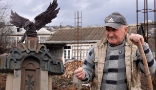 Նիկոլը թքած ունի մեր ժողովրդի վրա. ինչ անում է, իր շրջապատի համար է անում. Սերժի ժամանակ 25 000 էի ստանում, ավելի շատ բան էի առնում. արծվաբերդցի Էդիկ պապի