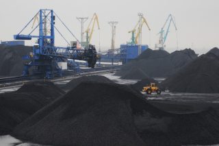 Ուկրաինական ԱԹՍ-ների hարձակման հետևանքով hրդեհ է բռնկվել Ուստ-Լուգա նավահանգստում