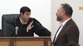 Ես քննիչի աշխատո՞ղն եմ, քրեական վարույթի նյութերում չկա, ի՞նչը կհասկանաք. փաստաբանը` դատավորին