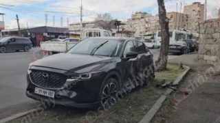 Սեբաստիա փողոցում բախվել են «Opel Astra»-ն, «BMW X1»-ը և «Mazda CX-5»-ը. վիրավորներ կան
