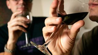 «Բութ մատի կանոնը» թույլ չի տալիս չարաշահել ալկոհոլը