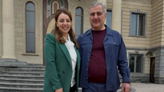 Նա շարունակում է մնալ նվիրված իր հայրենիքին, հավասարակշիռ ու սթափ հայացքով է գնահատում իրականությունը. Գոհար Ղումաշյան