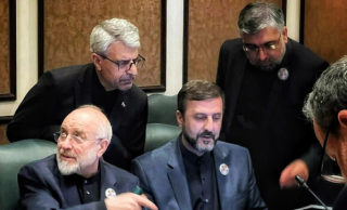 Հորմուզի նեղուցում ԱՄՆ-ի ռազմանավը փորձել է անցնել դեպի Պարսից ծոց, սակայն իրանական ԶՈւ-ն չի թողել