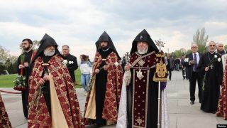 Ցեղասպանության թանգարան-ինստիտուտը հեռացրել է կաթողիկոսի այցի մասին տեղեկությունը