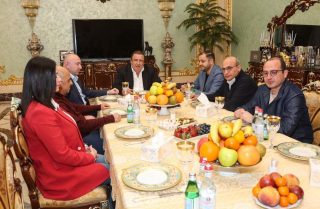 Գագիկ Ծառուկյանն աշխատանքային հանդիպում է ունեցել «Մայր Հայաստան» կուսակցության վարչության անդամների հետ