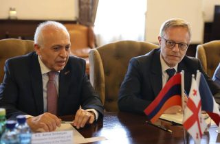 Հանդիպմանը քննարկվել է նաև Թբիլիսիի փողոցներից մեկը Շառլ Ազնավուրի անվամբ կոչելու հարցը