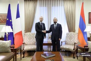 Արարատ Միրզոյանը մեկնում է Ֆրանսիա, կհանդիպի Ժան-Նոել Բարոյի հետ