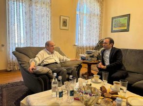 Լևոն Տեր-Պետրոսյանն իր առանձնատանը հյուրընկալել է Իրանի Իսլամական Հանրապետության արտակարգ և լիազոր դեսպանին