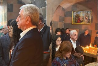 Սերժ Սարգսյանը դստեր և թոռների հետ Սուրբ Գրիգոր Լուսավորիչ եկեղեցում մասնակցել է Ճրագալույցի պատարագին