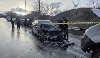 «Mercedes»-ը բախվել է Հրազդան-Ծաղկաձոր երթուղին սպասարկող միկրոավտոբուսին․ վիրավորների թվում կան անչափահասներ