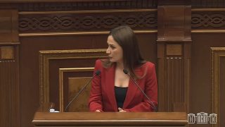 Ծոծորակներդ կտեսնեք, իշխանություն չեք տեսնելու՝ ցտեսությո՛ւն. Արուսյակ Ջուլհակյան խրոխտ ելույթը