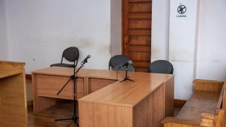 Ծեծկռտուք Չարենցավանի դատարանում. տուժածներ կան