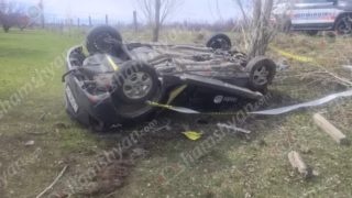 Արագածոտնում «Opel»-ը բախվել է հողաթմբերին և ծառին. կան վիրավորներ