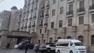 Ծաղկաձորի «Էյթի Էյթ Հոթել ընդ Սպա» հյուրանոցային համալիրի բակում հայտնաբերվել է 35-ամյա տղամարդու մարմին